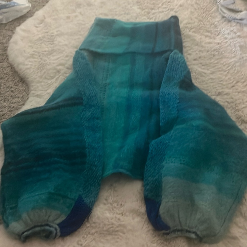 Cropped size small/xs knitted sweater